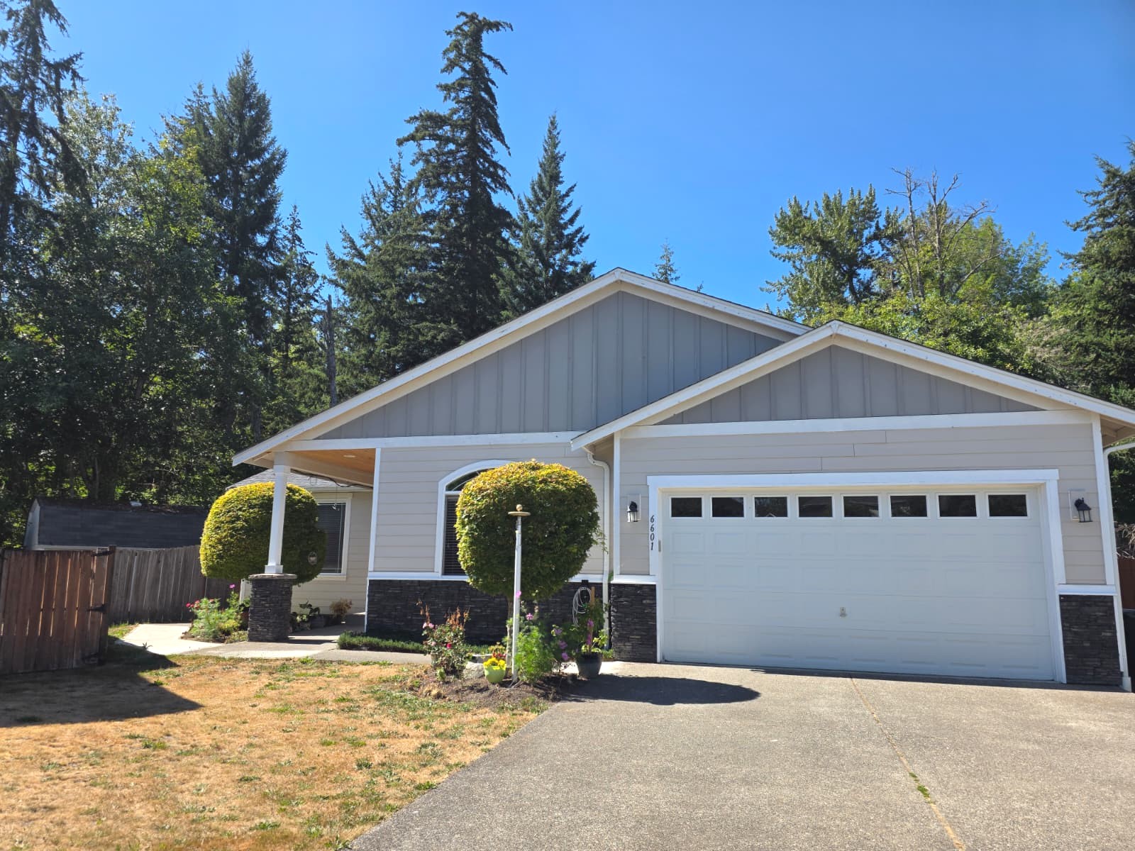 Front exterior of the Adalena 2 Adult Family Home in Puyallup, Washington